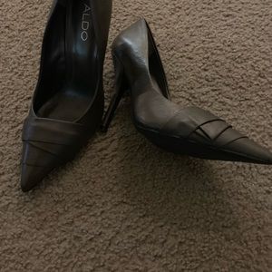 Like new Aldo pumps in dark gray